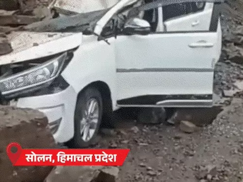 यूपी में बारिश का कहर: 3 दिन में 15 मौतें, उत्तराखंड-हिमाचल में 438 सड़कें बंद, मिजोरम में पर्यटक फंसे