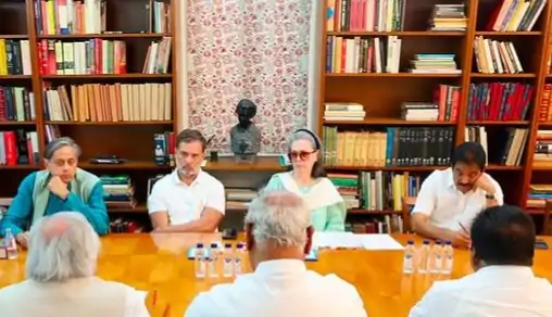 मानसून सत्र से पहले कांग्रेस की रणनीति तैयार, सोनिया गांधी के आवास पर संसदीय दल की बैठक; राम मंदिर, NEET और E20 समेत कई मुद्दों पर सरकार को घेरने का ऐलान