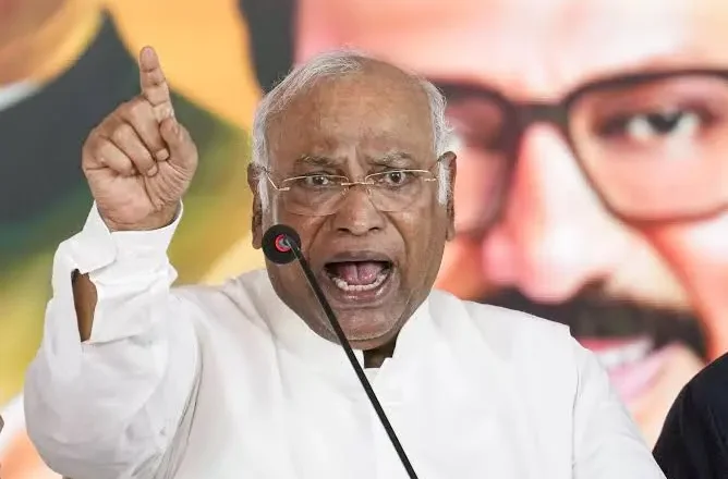 मध्यप्रदेश में ₹1200 करोड़ चावल घोटाला? खड़गे का भाजपा सरकार पर बड़ा हमला, पोषण के चावल को एथेनॉल में इस्तेमाल करने का आरोप